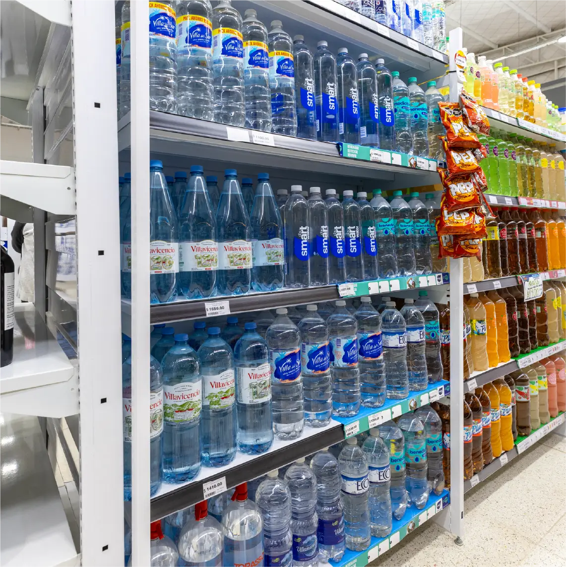 Góndolas centrales Moduace organizando pasillos y mejorando la experiencia de compra